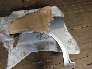 Крыло переднее левое HONDA FIT