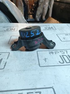 Левая подушка двигателя аккорд 7 0252 HONDA ACCORD