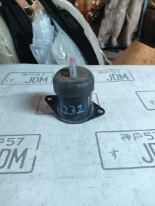 Правая подушка двигателя аккорд 8 0252 HONDA ACCORD