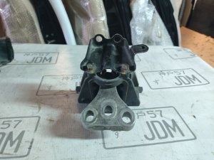 Левая подушка двигателя HONDA CR-V RE4 2009