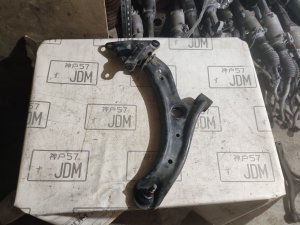 Рычаг передний правый HONDA FIT