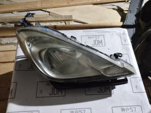 Фара правая HONDA FIT