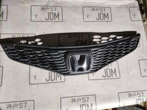 Решетка радиатора HONDA FIT