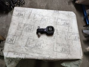 Нижняя подушка двигателя HONDA CR-V