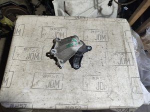 Левая подушка двигателя HONDA ACCORD CU2 2009