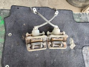 Задние тормозные суппорта пара HONDA CR-V RD7 2006