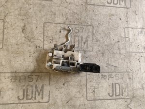 Замок двери задний левый HONDA CR-V RD7 2005