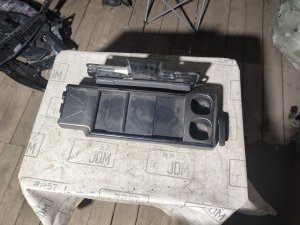 Столик между сиденьями HONDA ODYSSEY