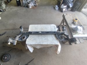 балка подвески задняя NISSAN NOTE