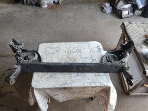балка подвески задняя NISSAN NOTE