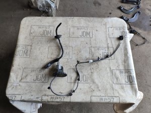 Датчик ABS задний правый MAZDA AXELA