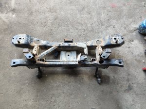 балка подвески задняя MAZDA AXELA