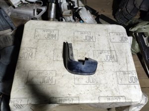 Брызговик передний правый HONDA CIVIC