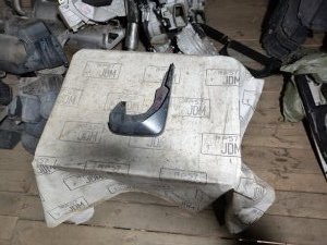 Брызговик передний правый HONDA CR-V
