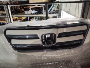 Решетка радиатора HONDA CR-V